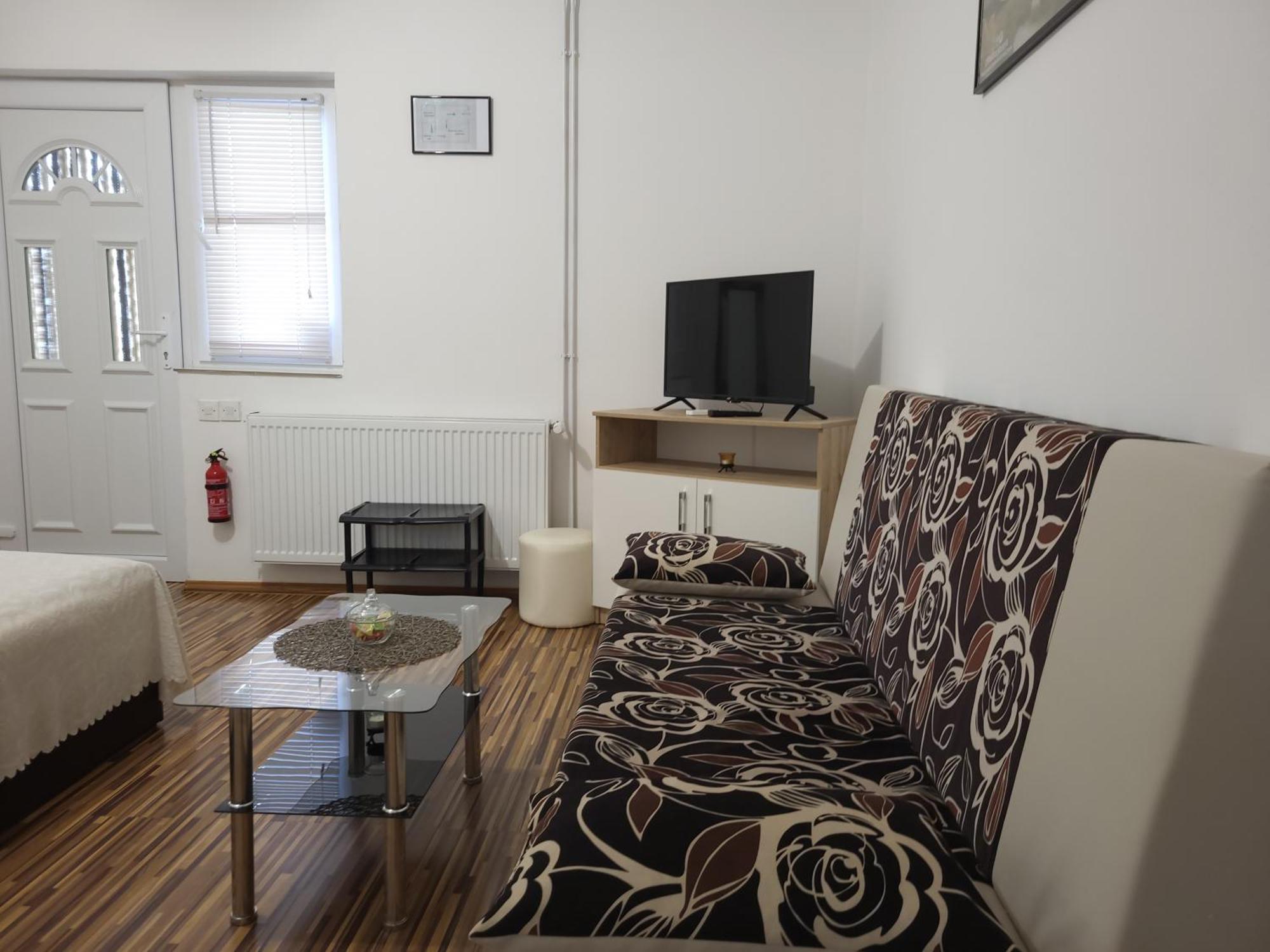 Apartment & Room Toma 스몰리야나크 외부 사진