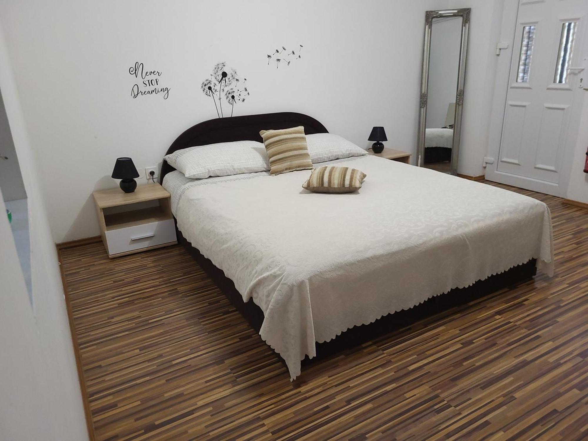 Apartment & Room Toma 스몰리야나크 외부 사진