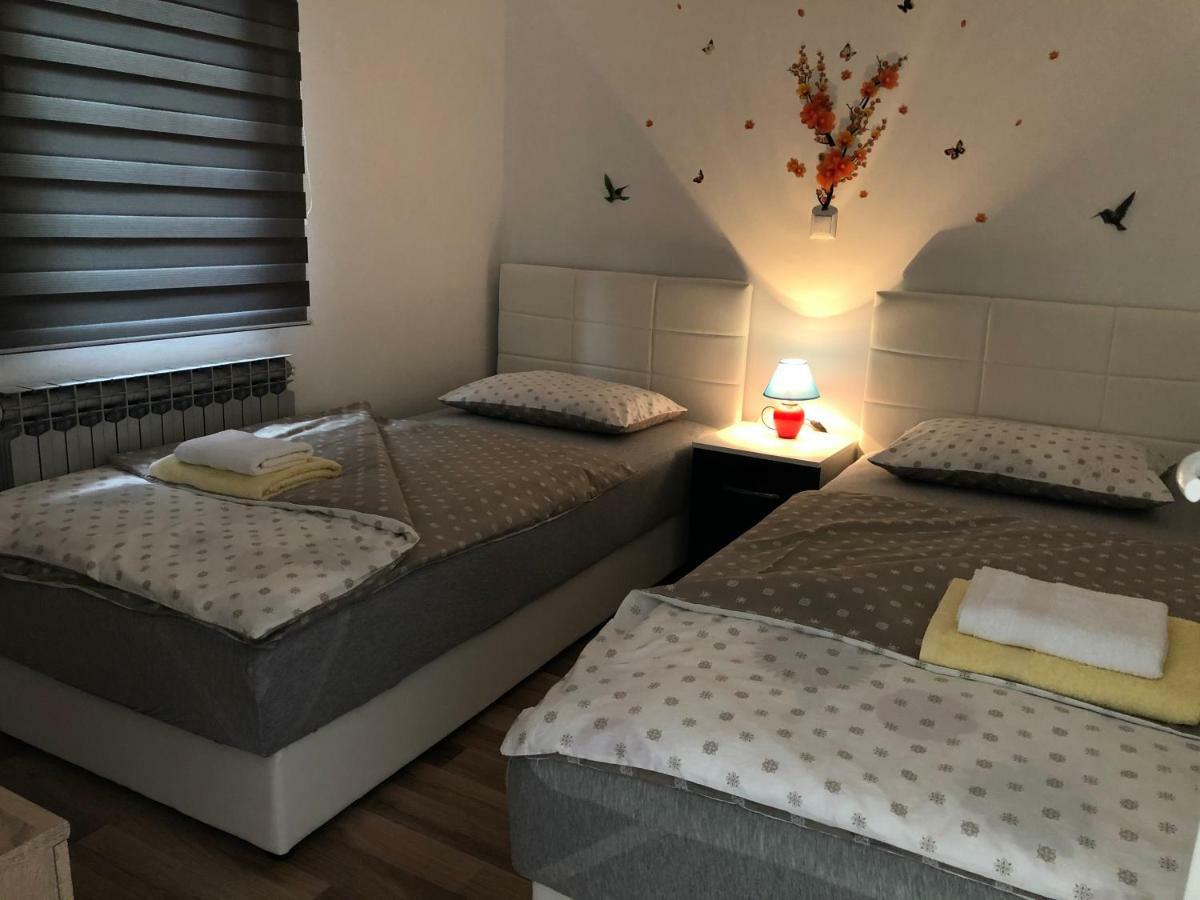 Apartment & Room Toma 스몰리야나크 외부 사진